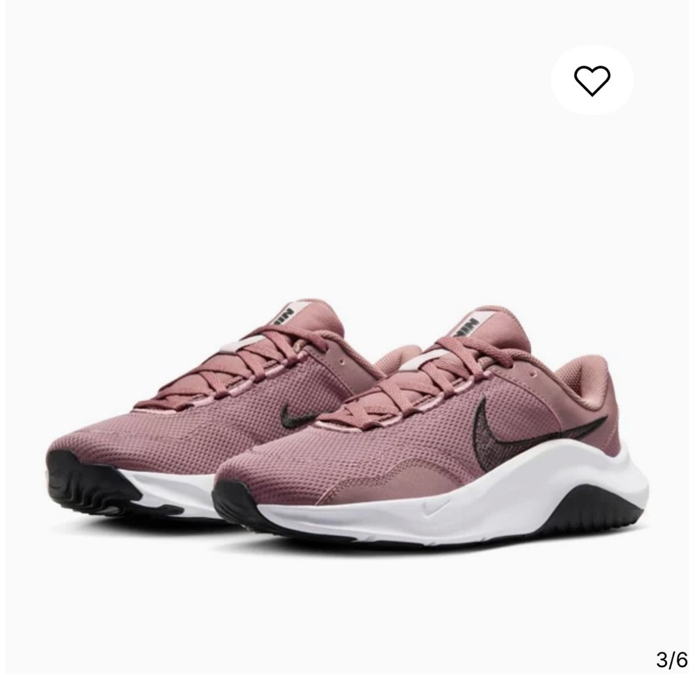 Nike Women’s Legend Essential 3 Next Nature Athletic Sneakers. NEW
